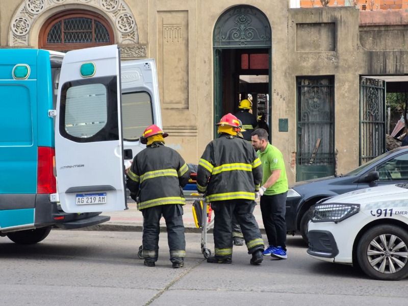 Un obrero se descompens� y los Bomberos debieron auxiliarlo